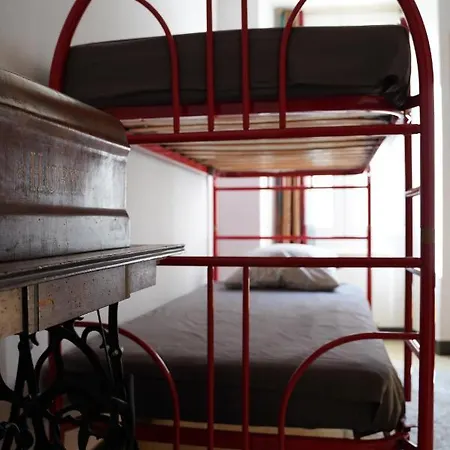Lily A L'auberge Vandrarhem Leucate
