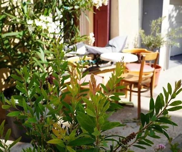 Lily A L'auberge Ostello *